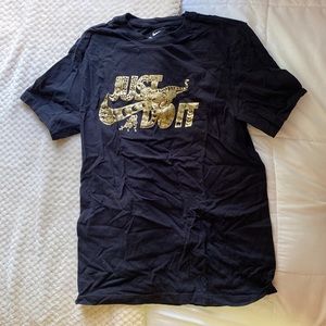 Black Nike tshirt